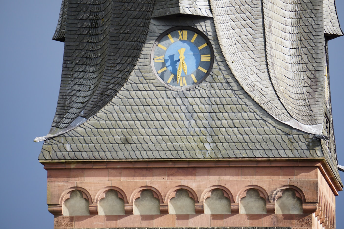 Schieferdetail an Turm